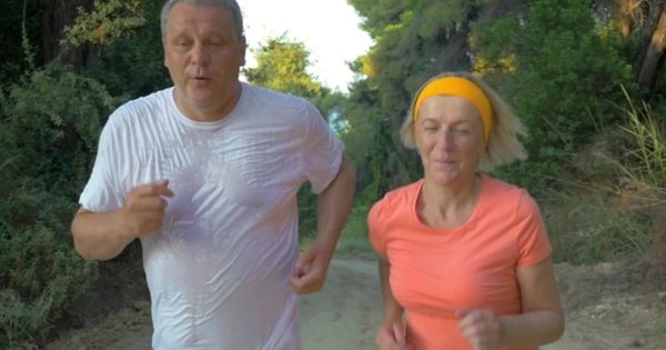 安享晚年夫妇慢跑大洋岛精选高清视频素材 Senior Couple Jogging In The Forest缩略图 安享晚年夫妇慢跑大洋岛精选高清视频素材 Senior Couple Jogging In The Forest