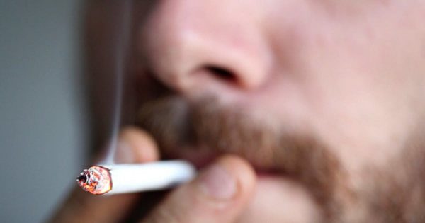 吸烟男士大洋岛精选高清视频素材 Lighting A Rolling Tobacco