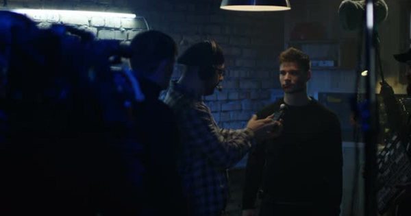 动作电影武术指导现场影片素材 Director Coordinating Actors in Fight Scene