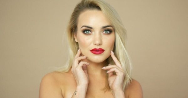 美容化妆护肤主题背景大洋岛精选视频素材 Blonde Woman Touching Face