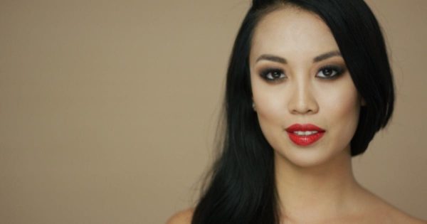 美容化妆主题高清大洋岛精选视频素材 Portrait of Beautiful Brunette Model