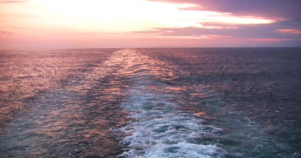 美丽日落时分海景大洋岛精选视频素材 Sunset Astern