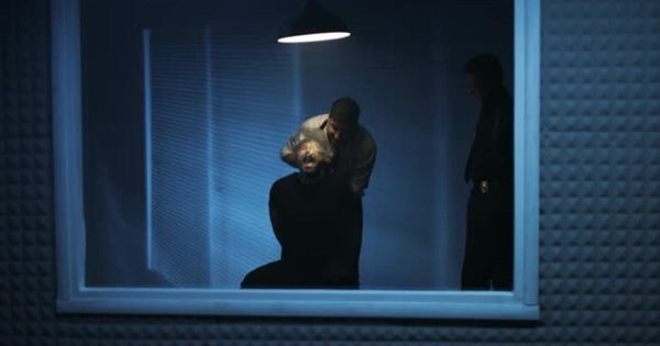 电视电影暴力审讯场景大洋岛精选视频素材 Policemen Using Excessive Force During Interrogation