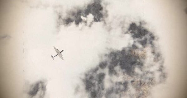 轰炸机高空飞翔背景大洋岛精选视频素材 Bomber Plane