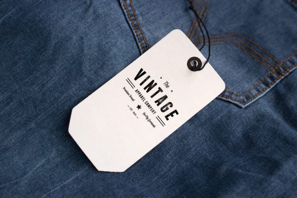 牛仔服服装吊牌设计图第一素材精选模板 Clothing Tag Label Mockup